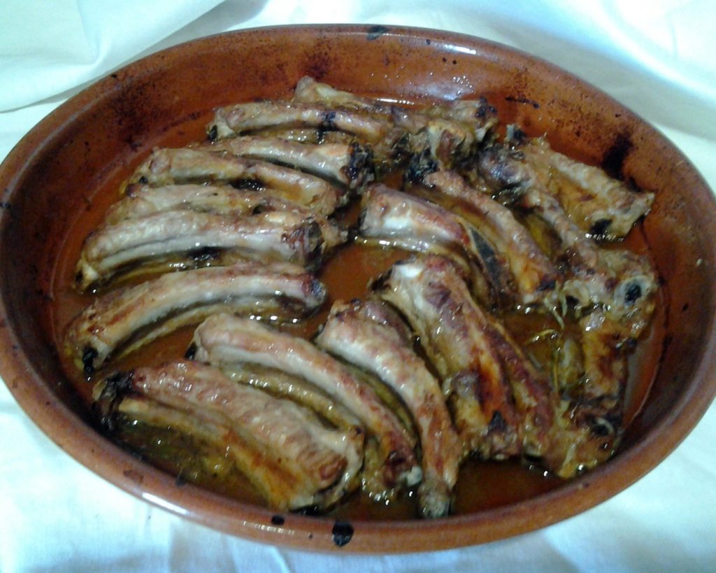 Costillas a la miel El primer corte de la miel